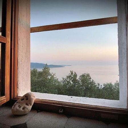 Ustrine View Villa Buitenkant foto