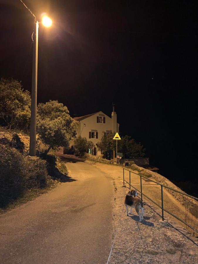 Ustrine View Villa Buitenkant foto