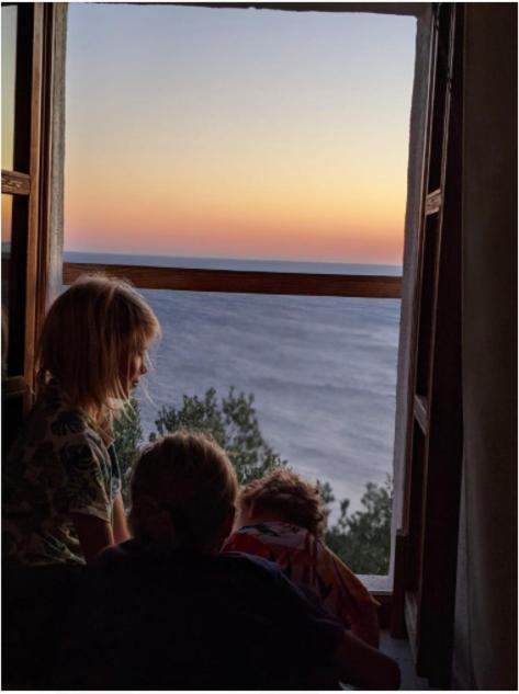 Ustrine View Villa Buitenkant foto